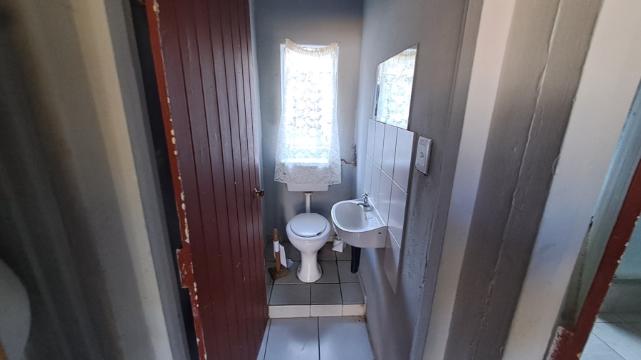 5 Bedroom Property for Sale in Park West Free State